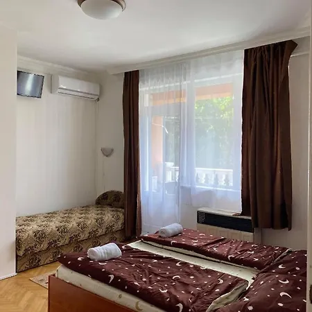 Aparthotel Birta *
